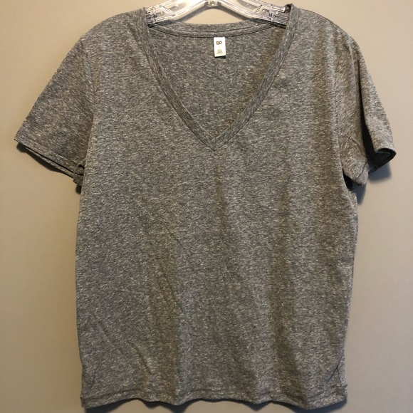 Nordstrom Tops - NWOT Grey Closet Staple V-neck- Sm, med, lg